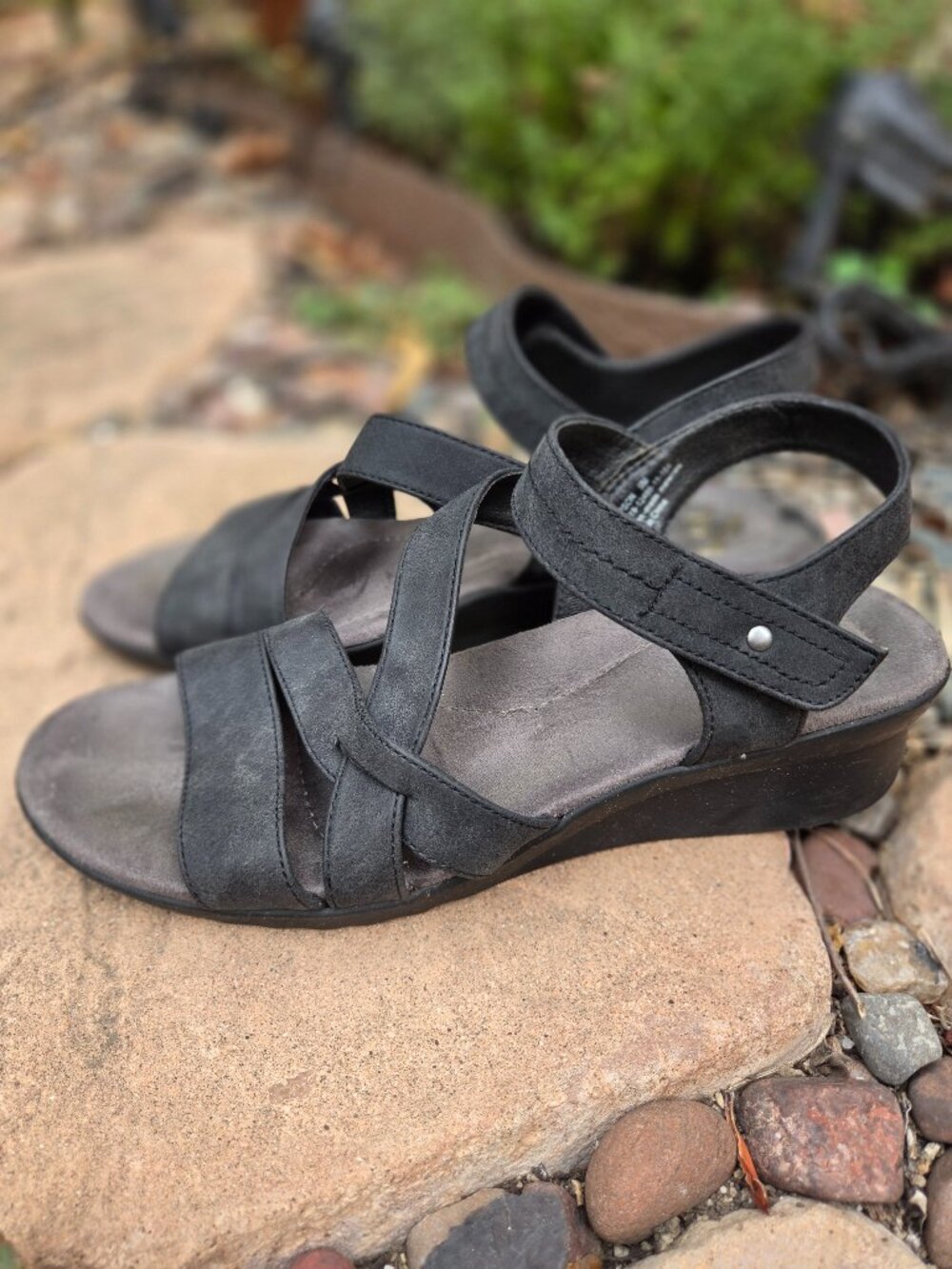BareTraps Simpson Vegan Sandals Size 9